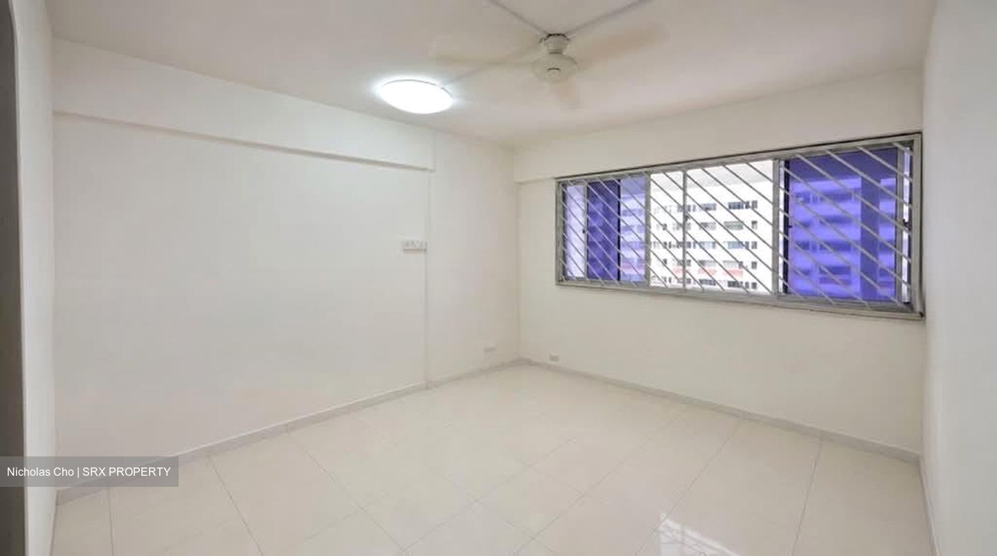 Blk 556 Jurong West Street 42 (Jurong West), HDB Executive #602629761